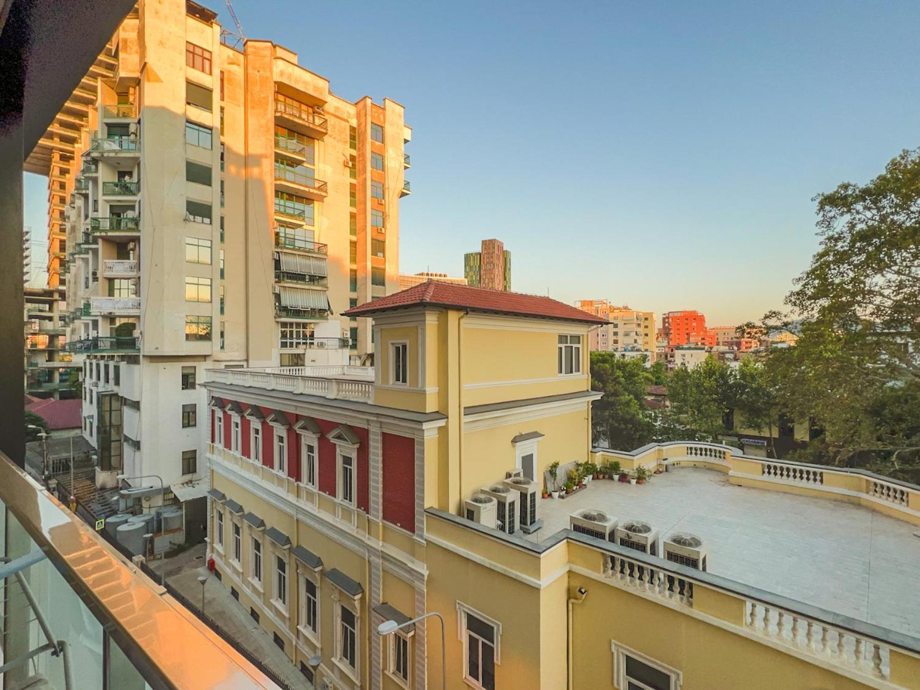 Downtown Grand Comfort Τίρανα Εξωτερικό φωτογραφία